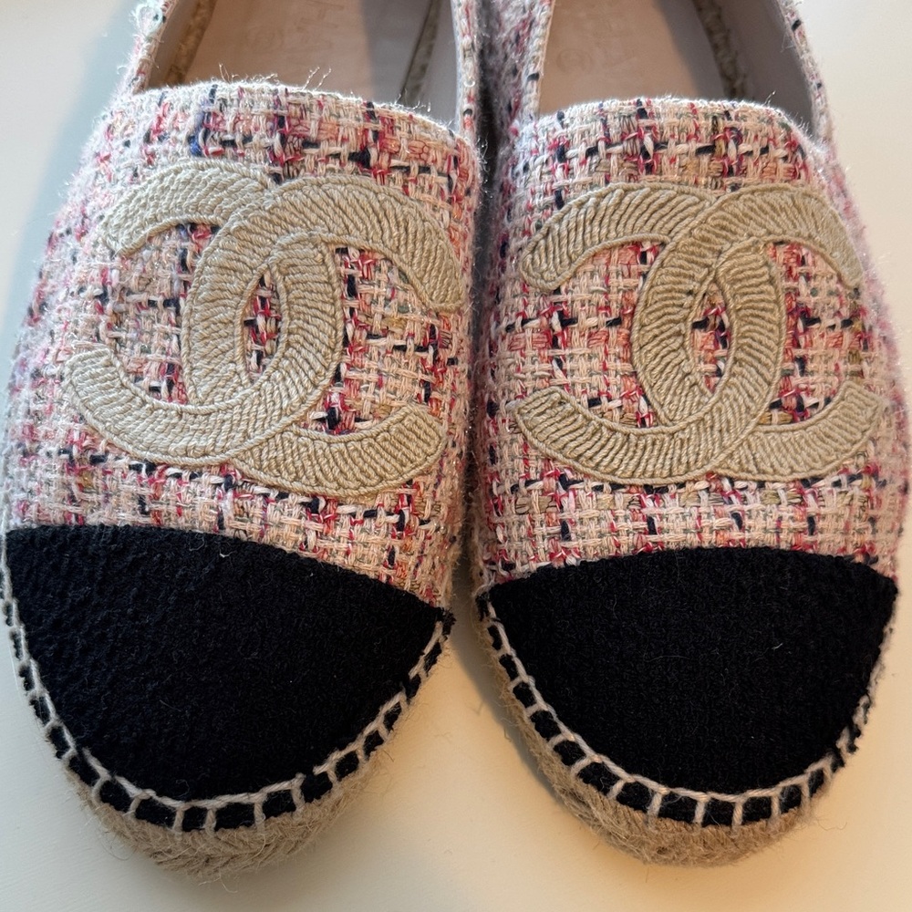 CHANEL Tweed Espadrilles - Cream, Pink and Black Size 40 (size 8.5 or 9) - Picture 11 of 11